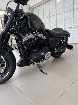 HARLEY-DAVIDSON SPORTSTER FORTY-EIGHT HARLEY-DAVIDSON SPORTSTER FORTY-EIGHT